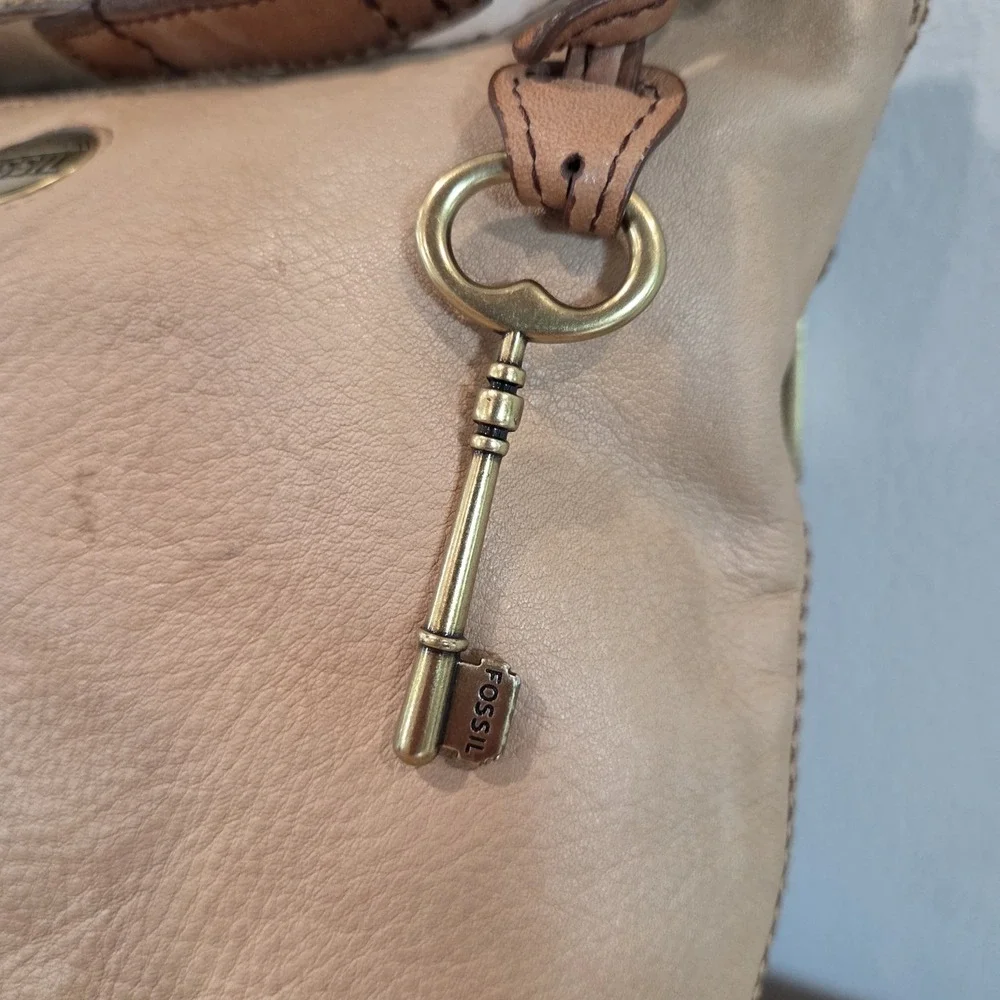 Fossil Tan Leather Crossbody Shoulder Bag Canvas Strap Key Charm Mul